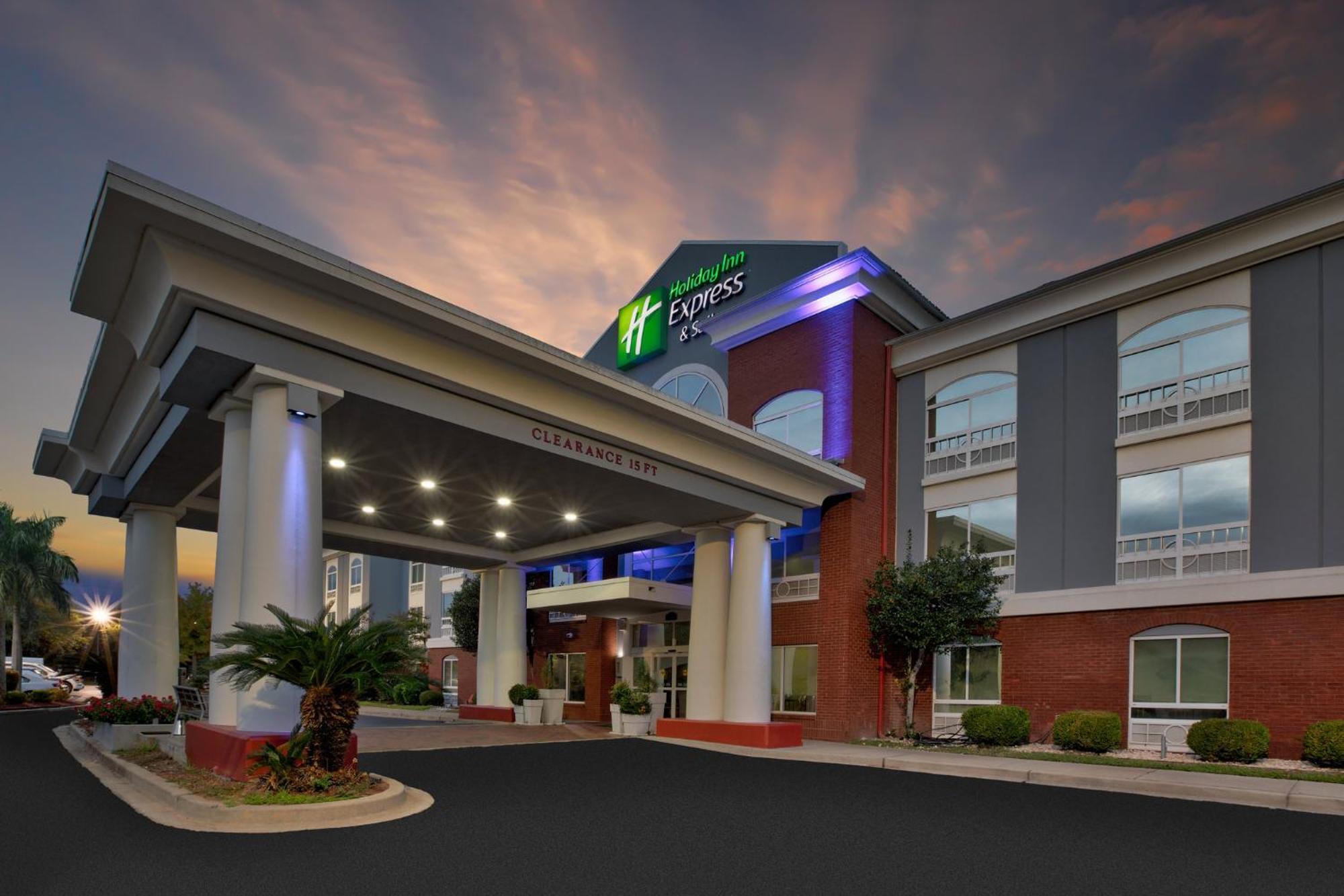 Holiday Inn Express Hotel & Suites - Sumter By Ihg Exterior foto